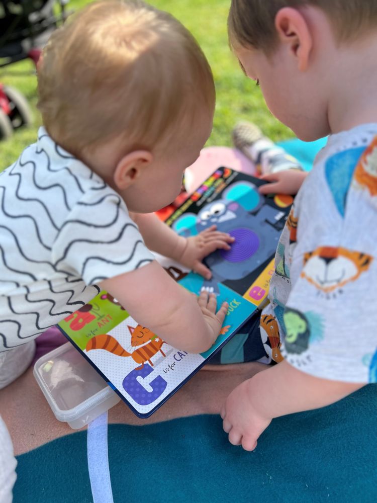 5 ways to keep toddlers busy without a screen