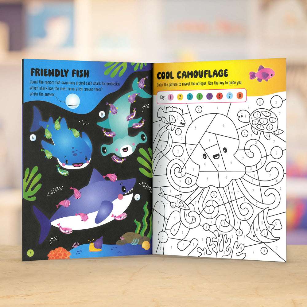 Glow in the Dark Underwater Wonders – ISBN 9781836424246 – lifestyle image 4